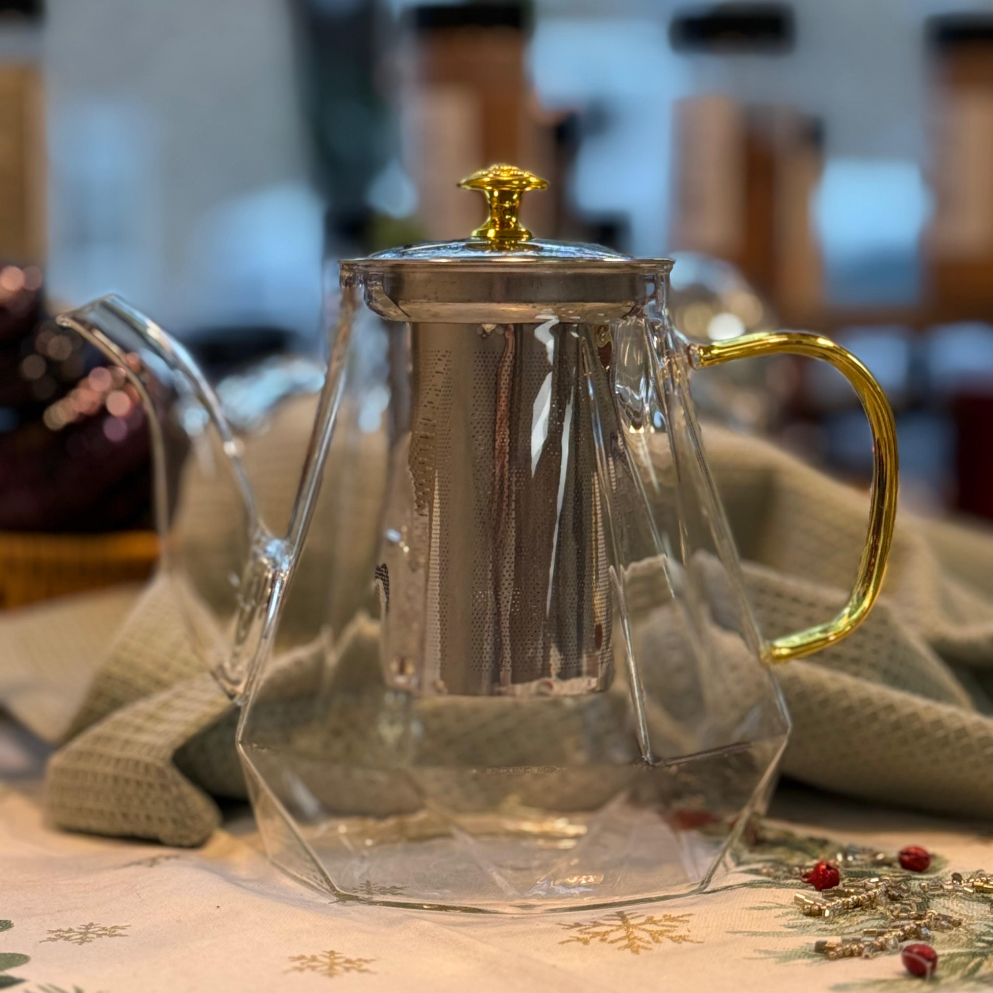1L geometric glass teapot with golden handle and stainless-steel infuser – Bergamos by BRY Foods